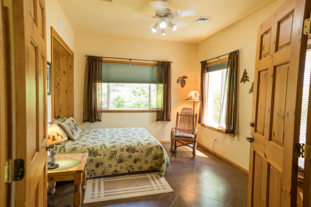 High Country Inn Lodging Orofino | View Rooms & Cabins | The High Country Inn